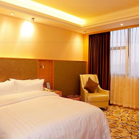 פושאן Golden City Hotel מראה חיצוני תמונה
