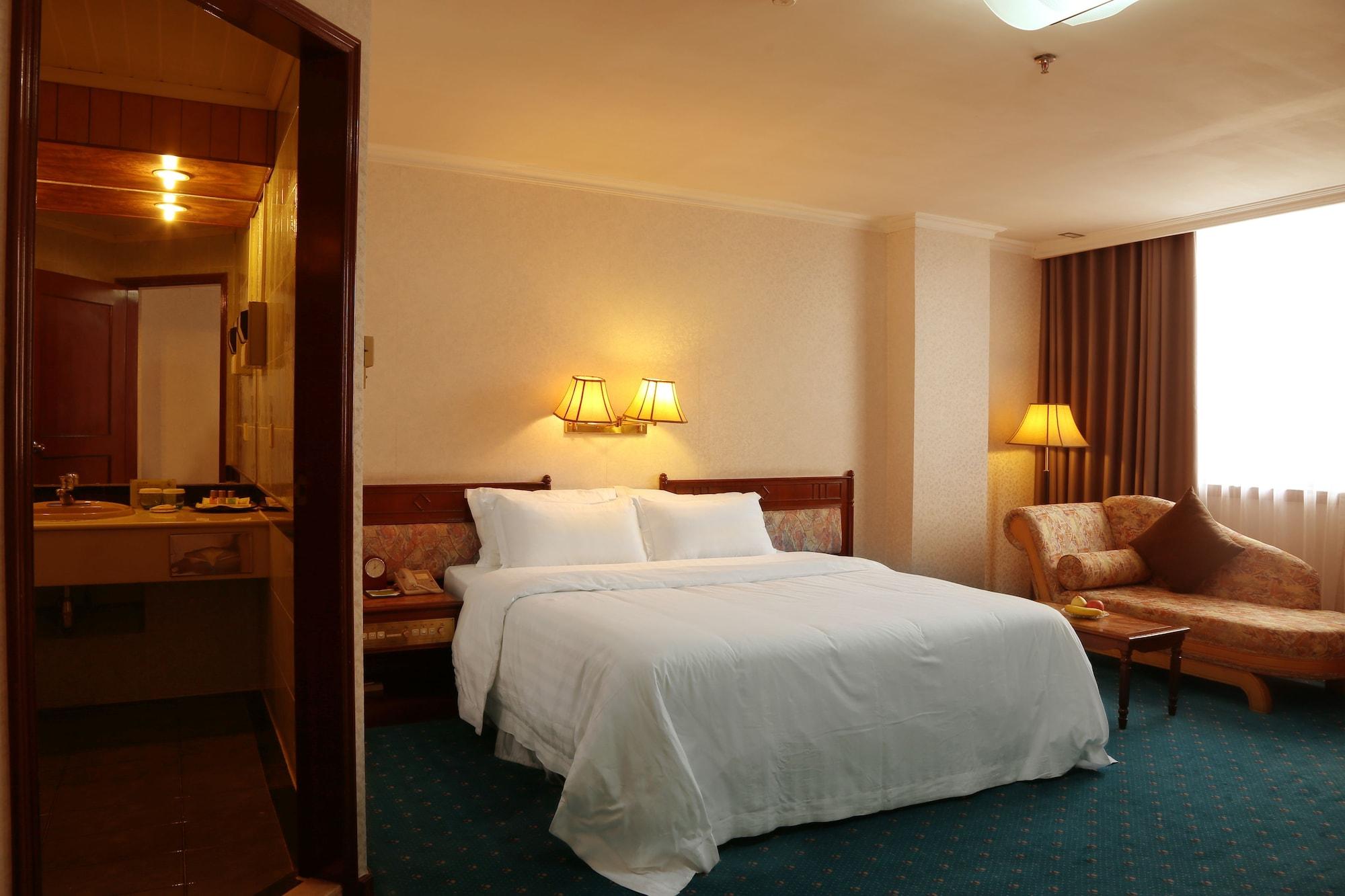 פושאן Golden City Hotel מראה חיצוני תמונה